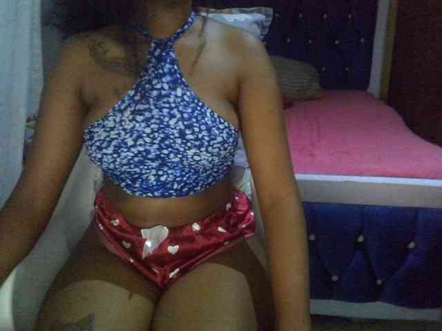 cherryebonyqueen webcam