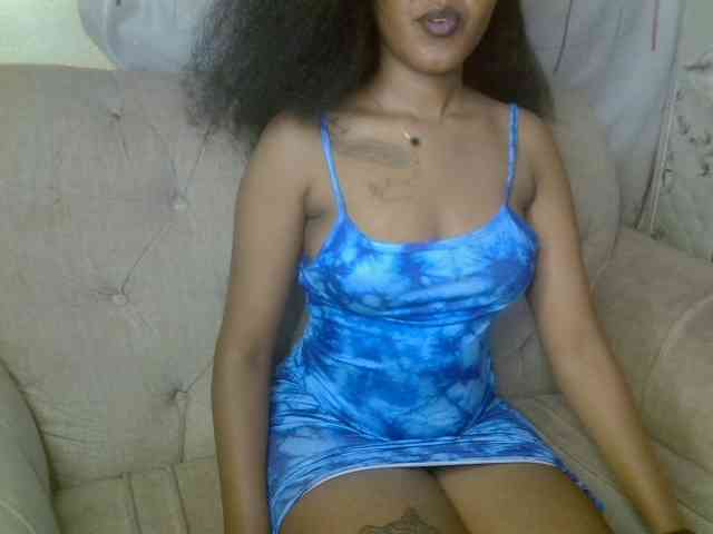 cherryebonyqueen webcam