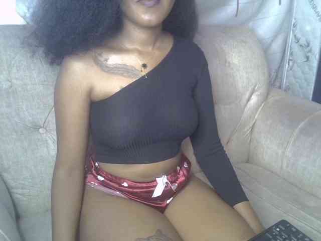 cherryebonyqueen webcam