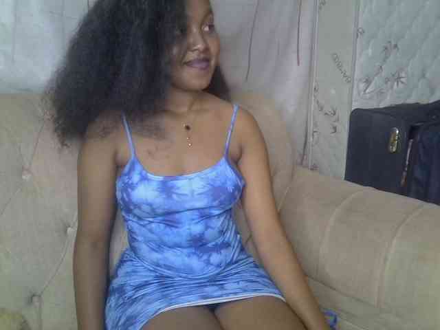 cherryebonyqueen webcam