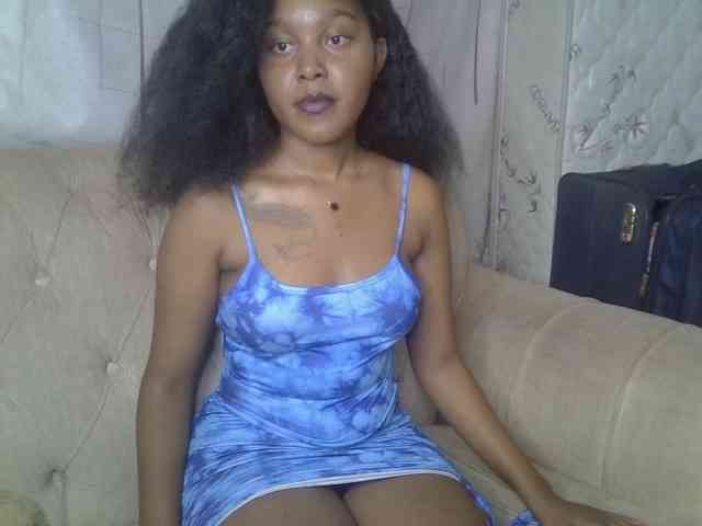 cherryebonyqueen webcam