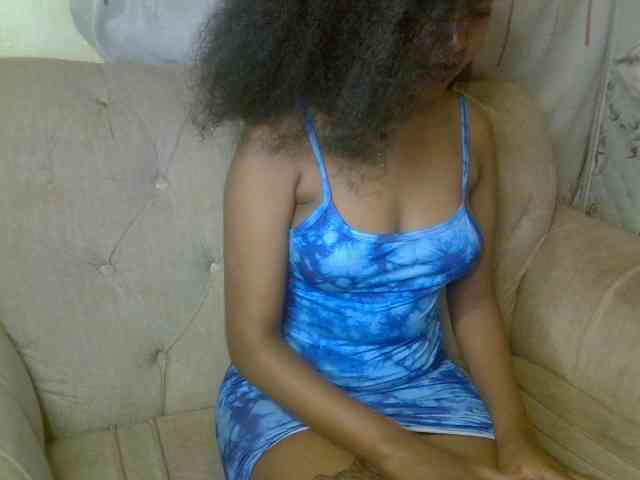 cherryebonyqueen webcam