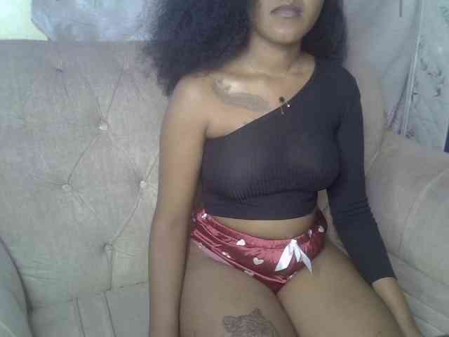 cherryebonyqueen webcam
