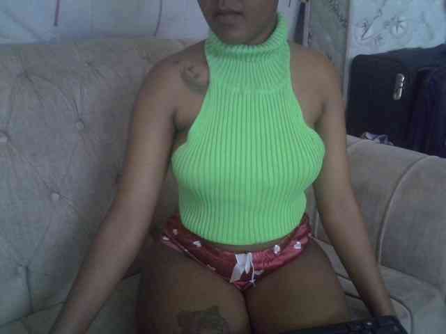 cherryebonyqueen webcam