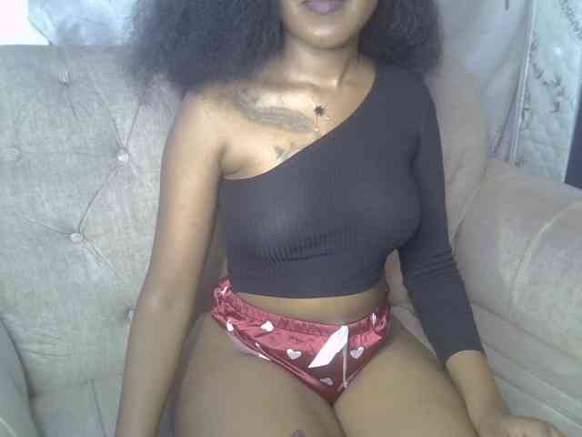 cherryebonyqueen webcam