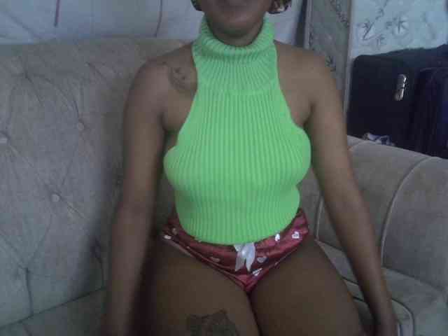 cherryebonyqueen webcam
