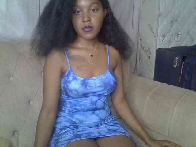 cherryebonyqueen webcam