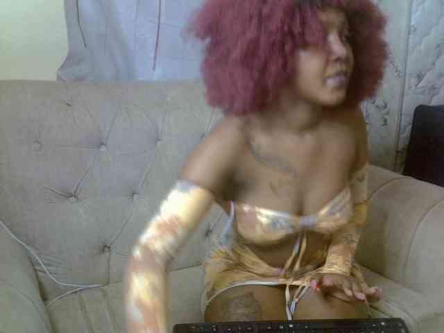 cherryebonyqueen webcam