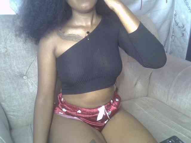 cherryebonyqueen webcam