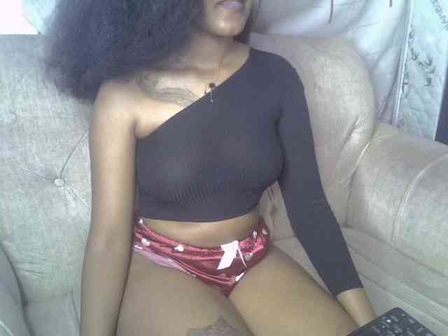 cherryebonyqueen webcam