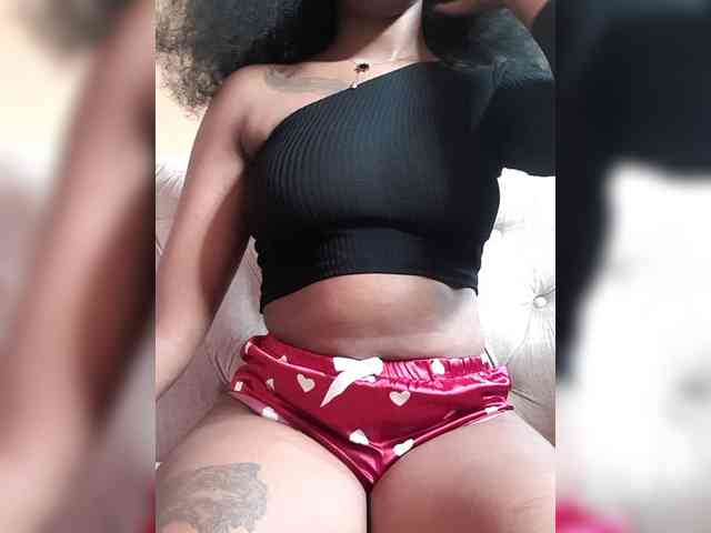 cherryebonyqueen webcam