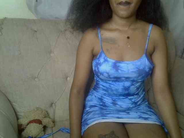 cherryebonyqueen webcam