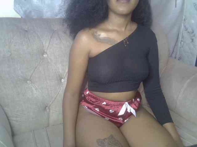 cherryebonyqueen webcam