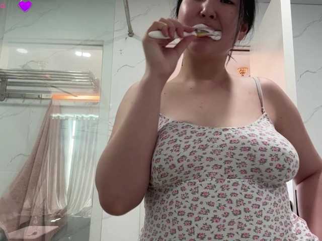 AmeliyaKim live cam on BongaCams