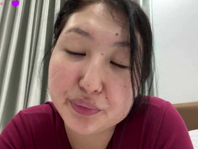 AmeliyaKim live cam on BongaCams