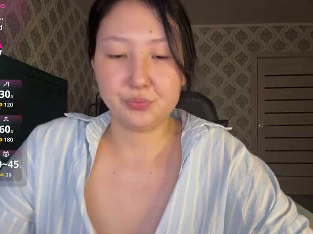 AmeliyaKim live cam on BongaCams