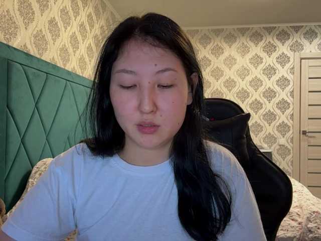 AmeliyaKim live cam on BongaCams
