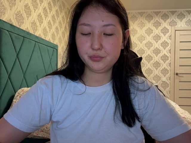 AmeliyaKim live cam on BongaCams