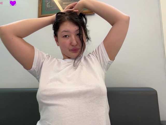 AmeliyaKim live cam on BongaCams