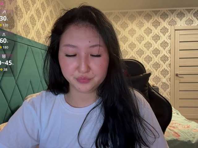 AmeliyaKim live cam on BongaCams