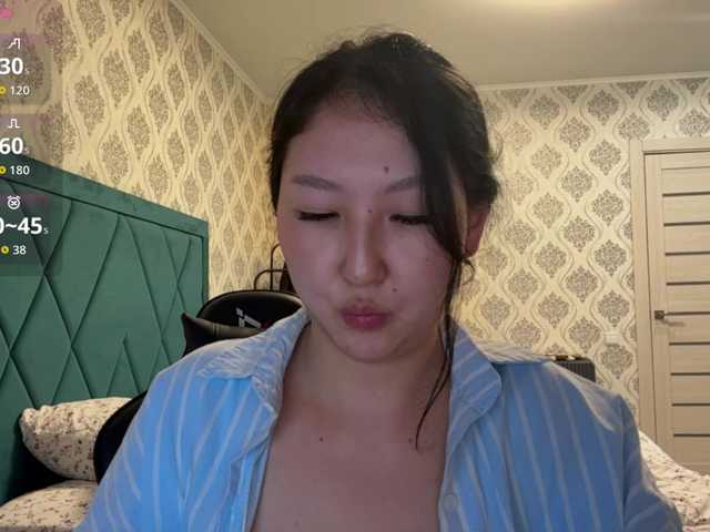 AmeliyaKim live cam on BongaCams