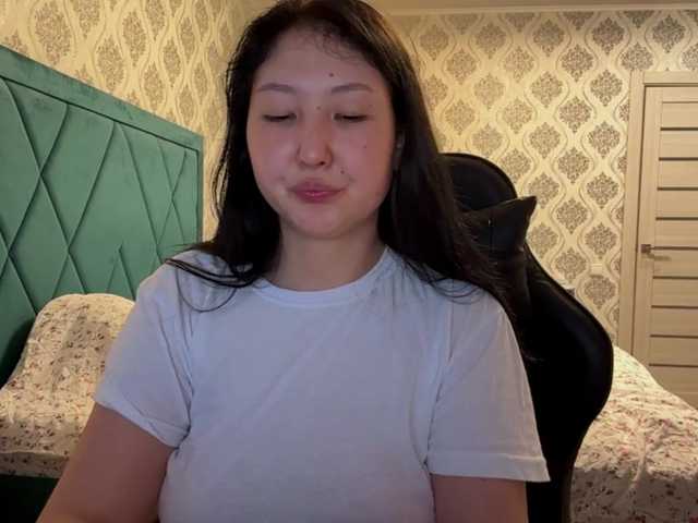 AmeliyaKim live cam on BongaCams