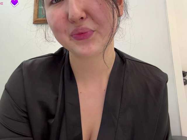 AmeliyaKim live cam on BongaCams