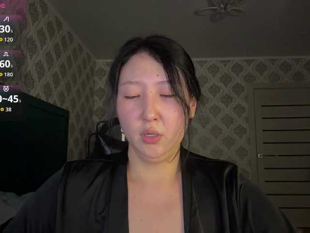 AmeliyaKim live cam on BongaCams