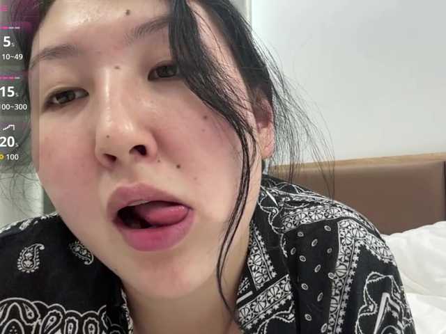 AmeliyaKim live cam on BongaCams