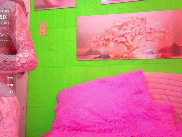 Camgirl26 — live female cam