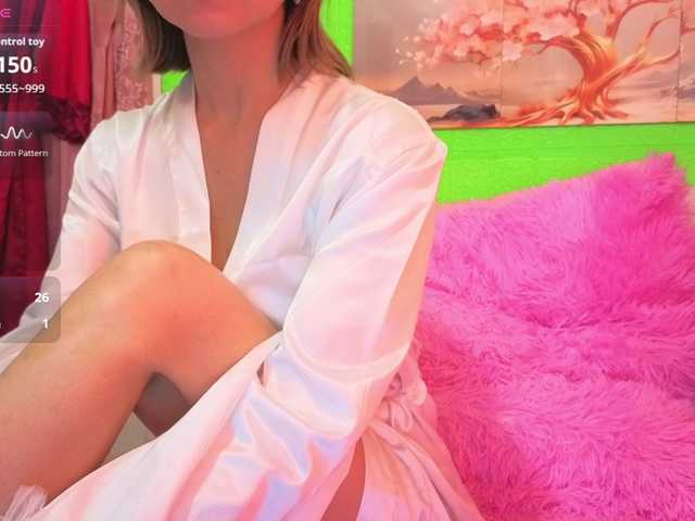Camgirl26 live cam on BongaCams
