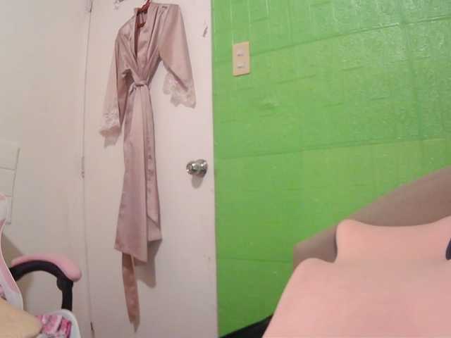 Camgirl26 live cam on BongaCams
