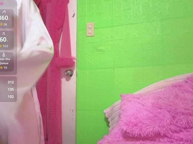 Camgirl26 live cam on BongaCams