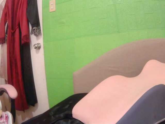 Camgirl26 live cam on BongaCams