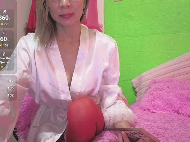 Camgirl26 live cam on BongaCams