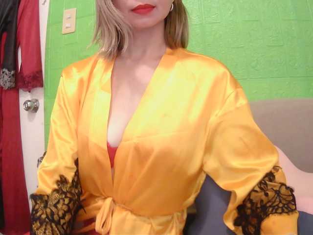 Camgirl26 live cam on BongaCams