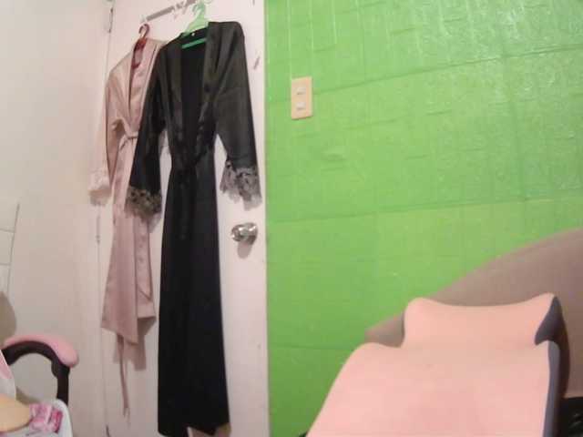Camgirl26 live cam on BongaCams