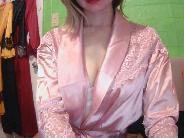 AsianBitch69 webcam