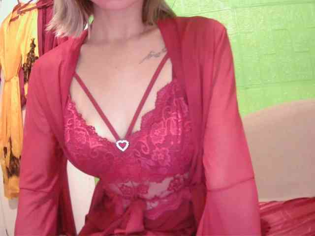 CamsAdrianna webcam