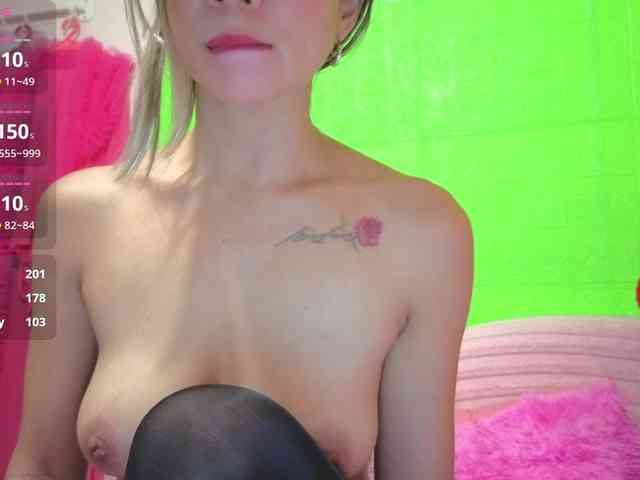 xxPornAdriannaxx webcam