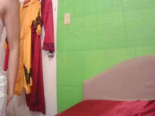 CamsAdrianna webcam