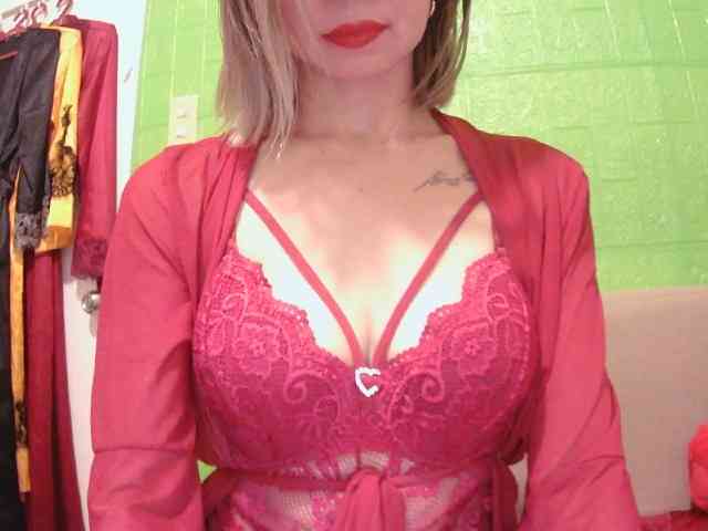 Modelo: CamsAdrianna