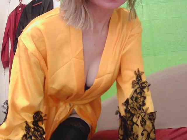 CamsAdrianna webcam