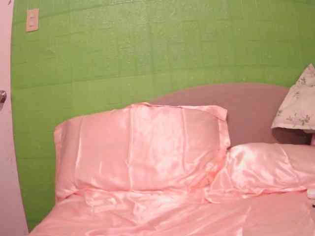 LivesAdrianna webcam