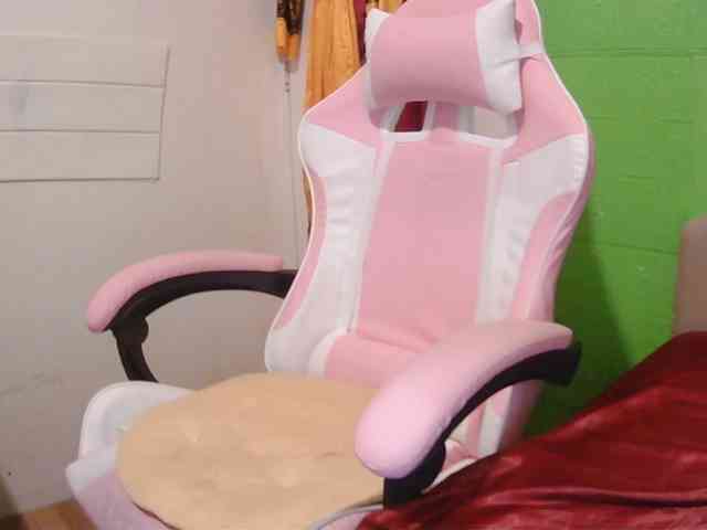 CamsAdrianna webcam