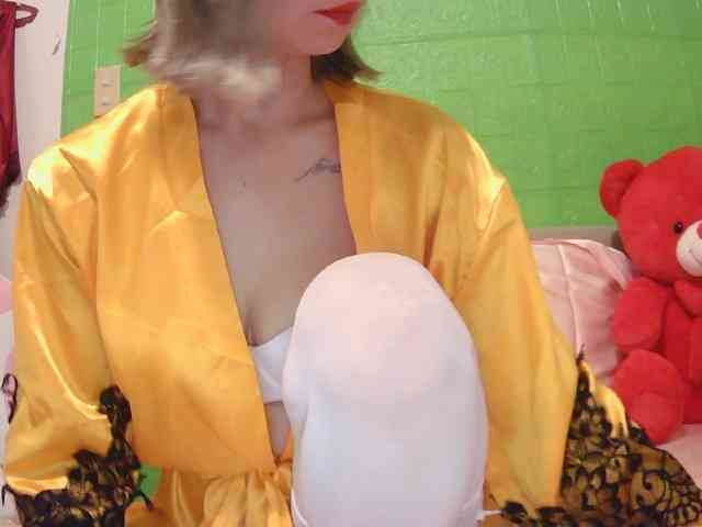 LivesAdrianna webcam