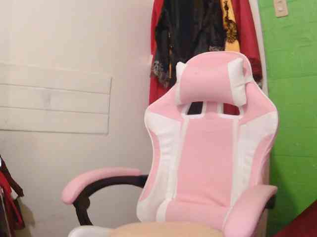 CamsAdrianna webcam