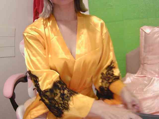 LivesAdrianna webcam