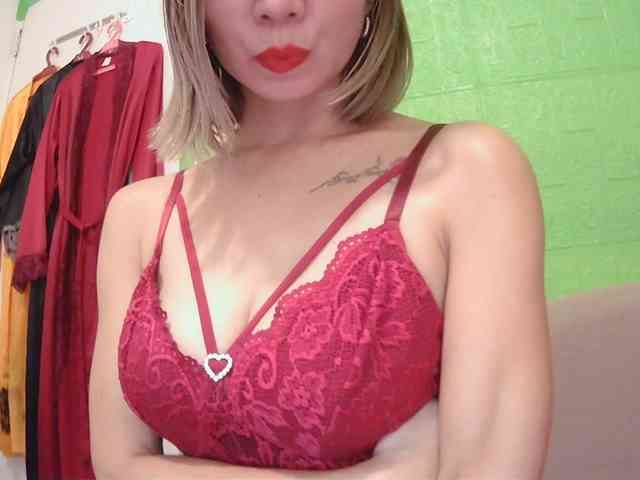 CamsAdrianna webcam