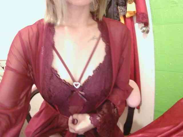 CamsAdrianna webcam